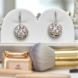 Orecchini punto luce oro bianco 750 diamanti - euro 300