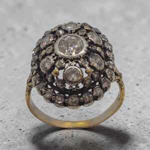 Anello Cupola Antica in Oro 18k e Diamanti Taglio Vecchia Miniera