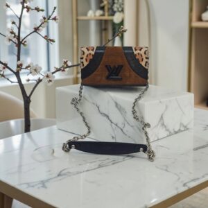 Pochette tracolla Louis Vuitton Twist Leopardata